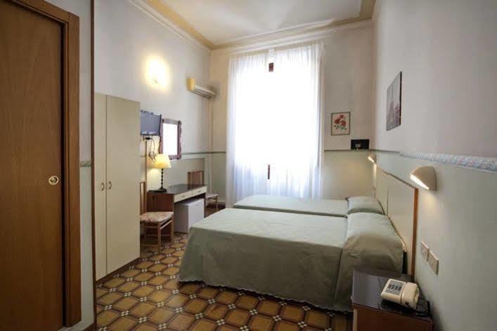 La Belle Epoque Hotel Флоренция Екстериор снимка